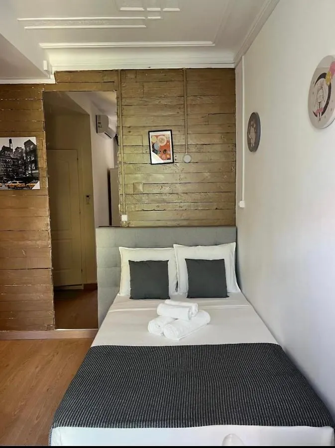 Apartamento Bernardim Ribeiro 3 Andar Bed and Breakfast Lisboa